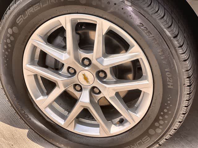 Thumbnail: 2022 Chevrolet Equinox - 9