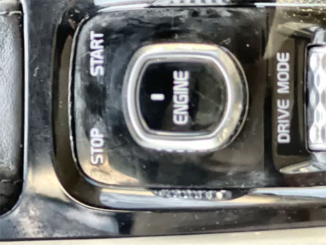 Thumbnail: 2017 Volvo XC90 - 28