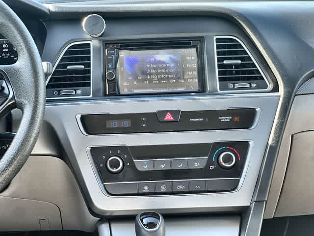 Thumbnail: 2015 Hyundai Sonata - 18