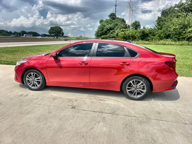 Thumbnail: 2022 Kia Forte - 3