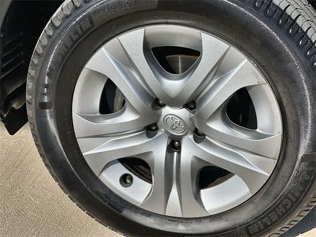 Thumbnail: 2013 Toyota RAV4 - 9