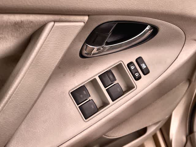 Thumbnail: 2011 Toyota Camry - 28