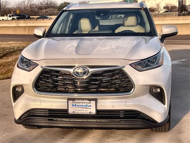 Thumbnail: 2023 Toyota Highlander - 7