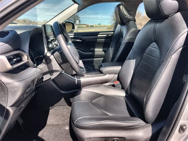 Thumbnail: 2020 Toyota Highlander - 11