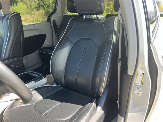 Thumbnail: 2021 Chrysler Pacifica - 11