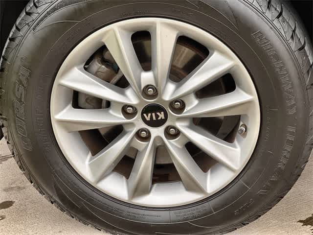 2020 Kia Sorento LX 9