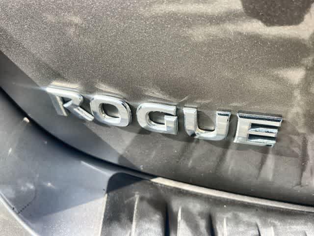 Thumbnail: 2011 Nissan Rogue - 8