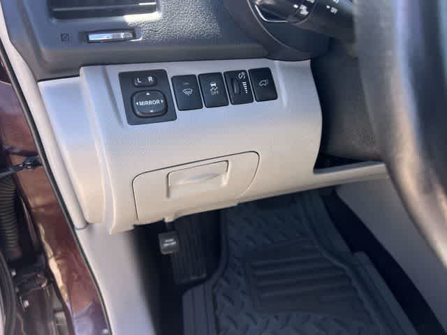 Thumbnail: 2013 Toyota Highlander - 28