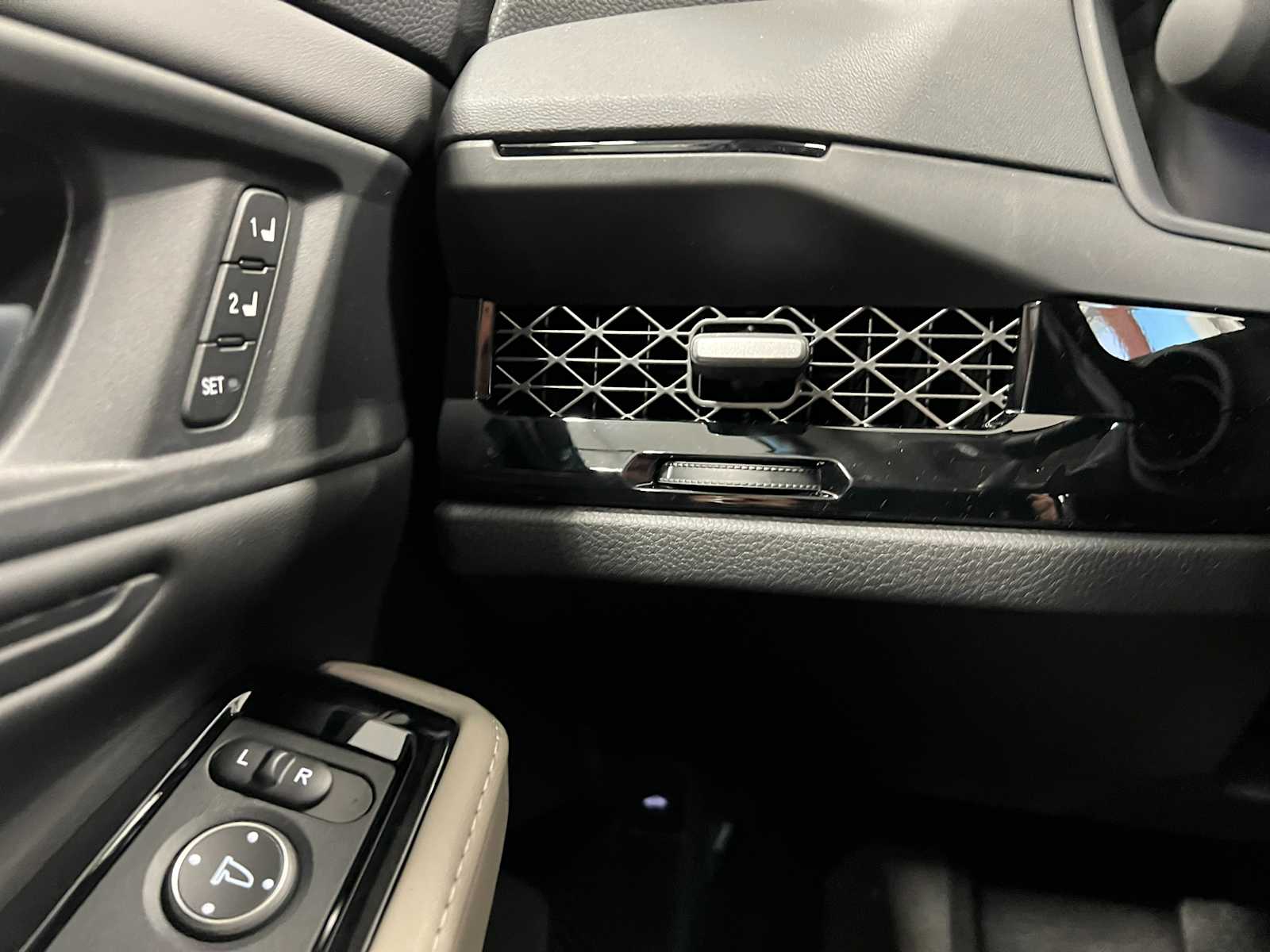 Thumbnail: 2025 Honda Accord - 18