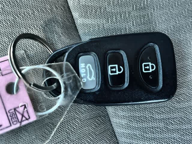 Thumbnail: 2014 Hyundai Elantra - 21