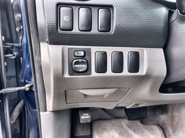 Thumbnail: 2006 Toyota Tacoma - 27