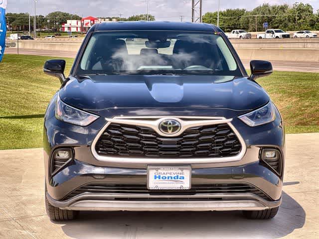 Thumbnail: 2022 Toyota Highlander - 7
