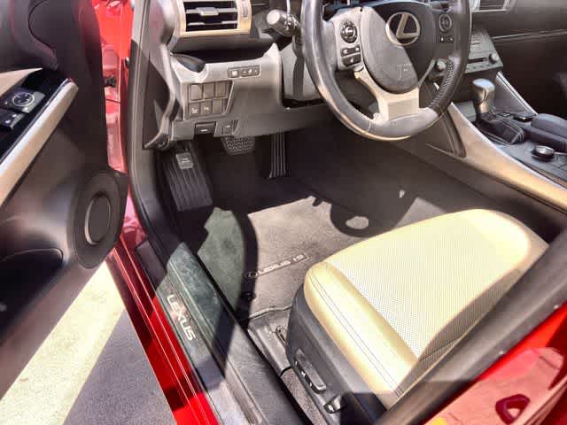 Thumbnail: 2015 Lexus IS - 3