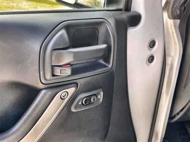 Thumbnail: 2017 Jeep Wrangler - 28