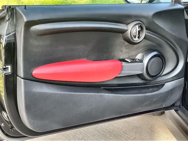 Thumbnail: 2015 MINI Cooper Hardtop - 29