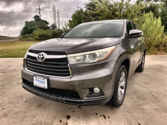 Thumbnail: 2015 Toyota Highlander - 2
