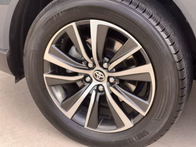 Thumbnail: 2024 Toyota Venza - 9