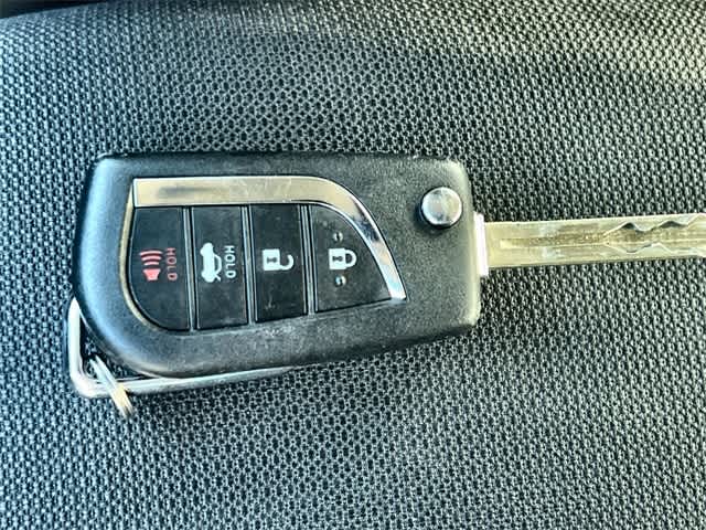 Thumbnail: 2023 Toyota Corolla - 21