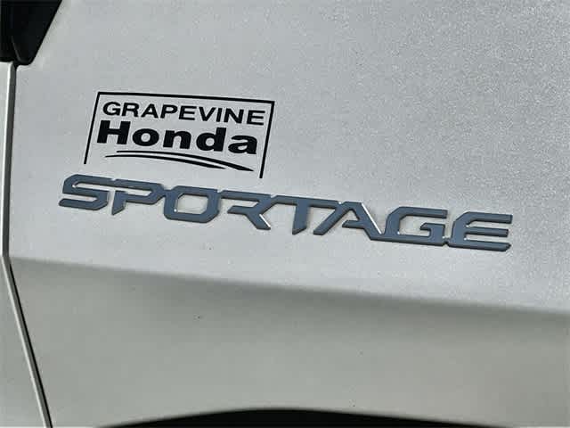 2023 Kia Sportage LX 8