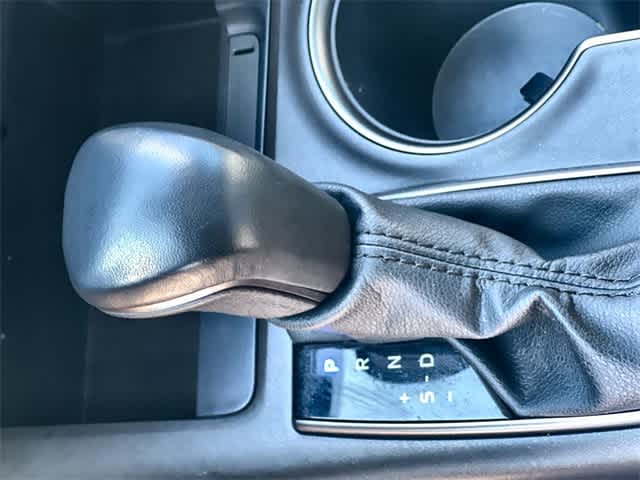 Thumbnail: 2022 Toyota Camry - 16