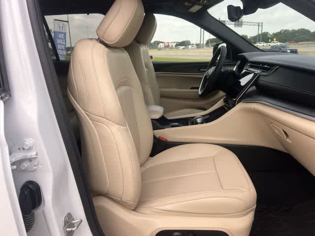 Thumbnail: 2024 Jeep Grand Cherokee - 12