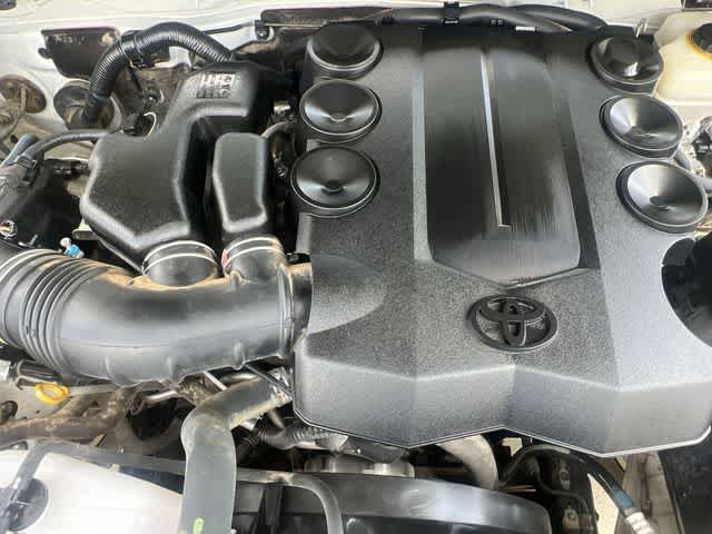 Thumbnail: 2015 Toyota 4Runner - 10