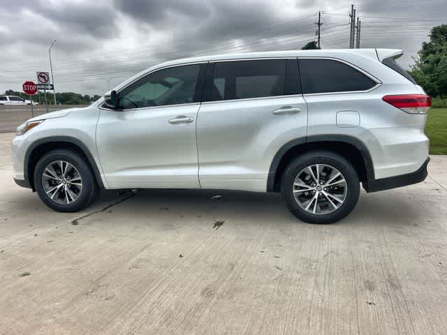 Thumbnail: 2018 Toyota Highlander - 4