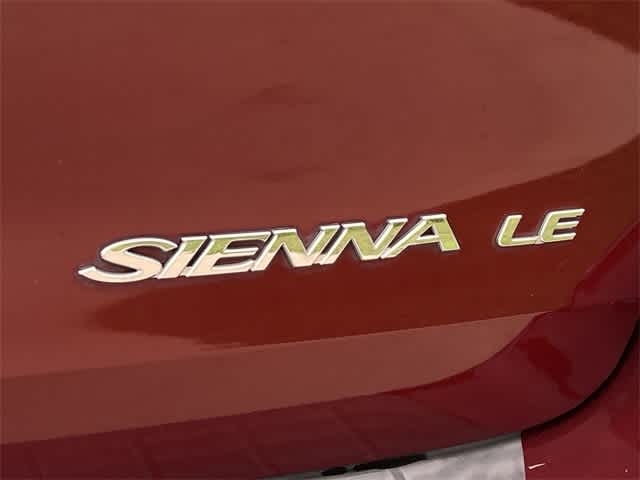 Thumbnail: 2008 Toyota Sienna - 8
