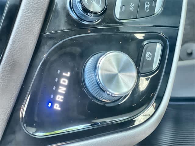 2018 Chrysler Pacifica Touring L 16