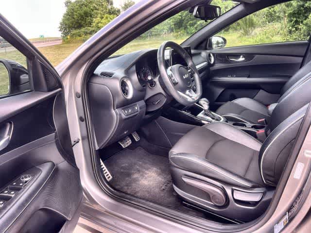 Thumbnail: 2022 Kia Forte - 3