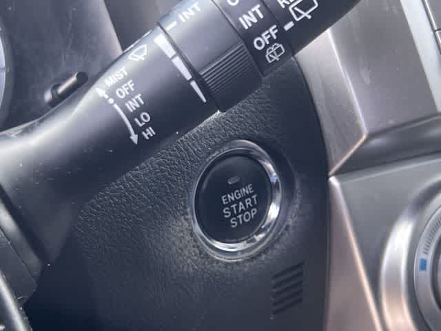 Thumbnail: 2015 Toyota 4Runner - 28