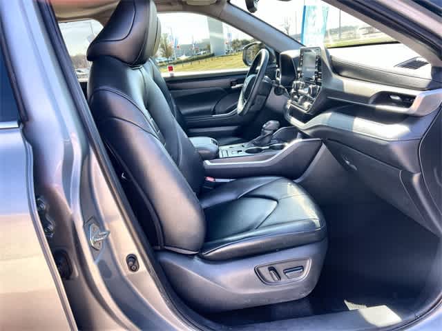 Thumbnail: 2020 Toyota Highlander - 12