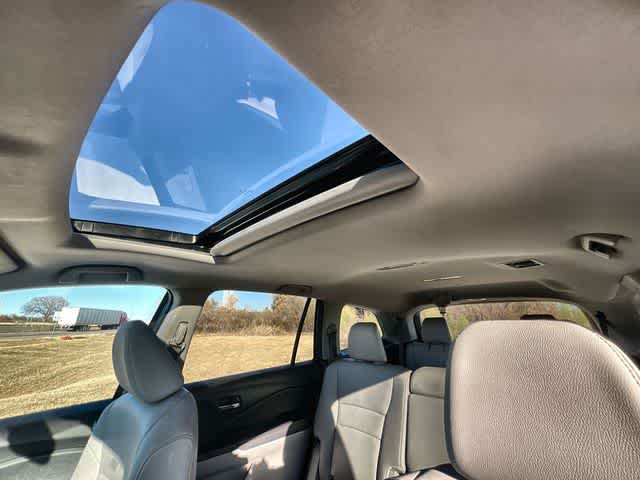 Thumbnail: 2018 Honda Pilot - 32