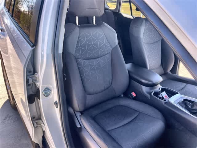 Thumbnail: 2021 Toyota RAV4 - 12