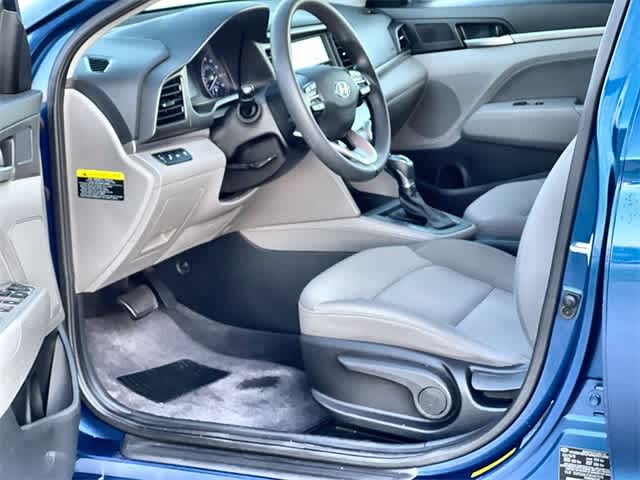 2019 Hyundai Elantra SEL photo 3