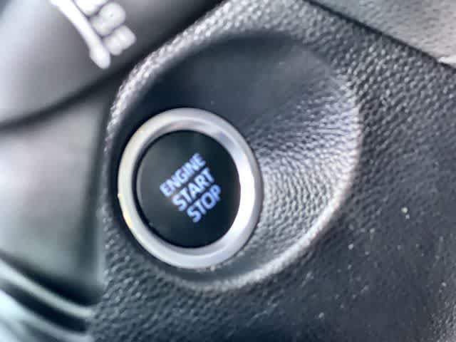 Thumbnail: 2022 Toyota Corolla Cross - 28