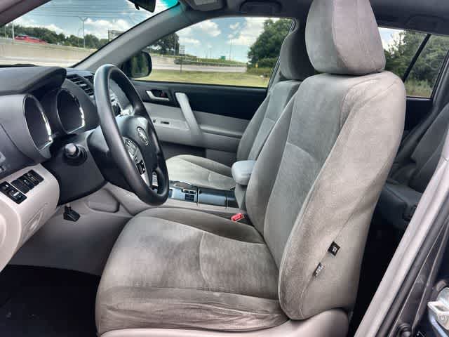 Thumbnail: 2012 Toyota Highlander - 10