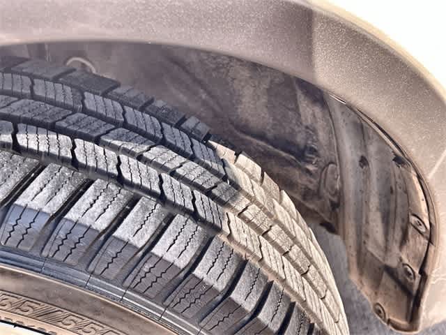 Thumbnail: 2013 Toyota RAV4 - 23