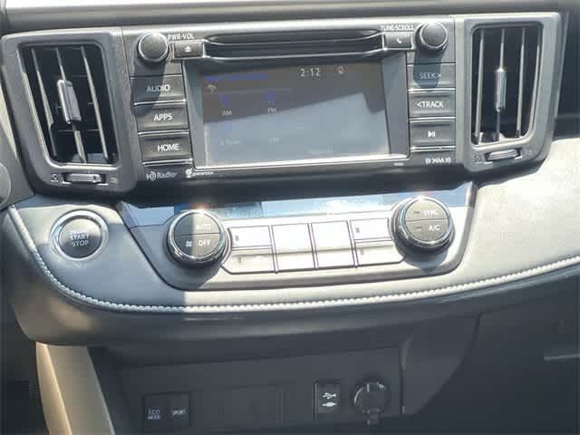 2018 Toyota RAV4 XLE 18