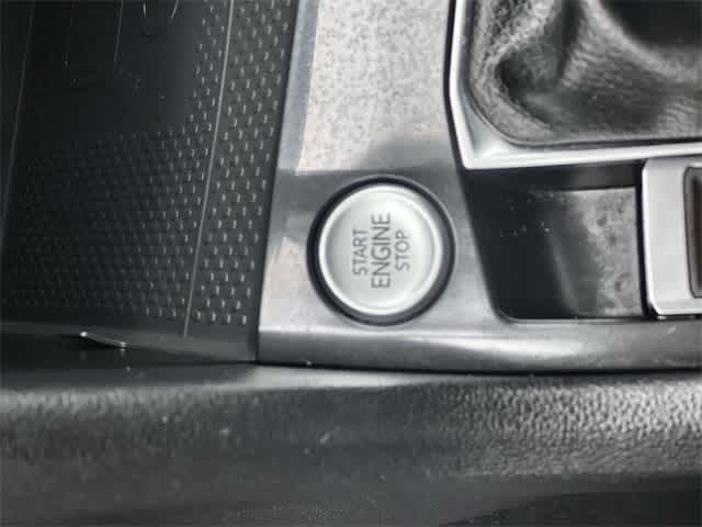 Thumbnail: 2022 Volkswagen Tiguan - 28