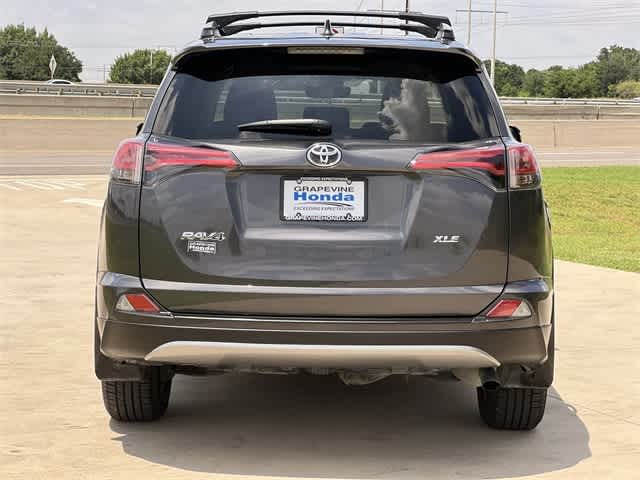 2018 Toyota RAV4 XLE 6