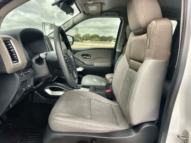 Thumbnail: 2022 Nissan Frontier - 11