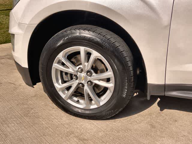 Thumbnail: 2017 Chevrolet Equinox - 9