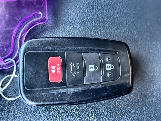 Thumbnail: 2022 Toyota Highlander - 21