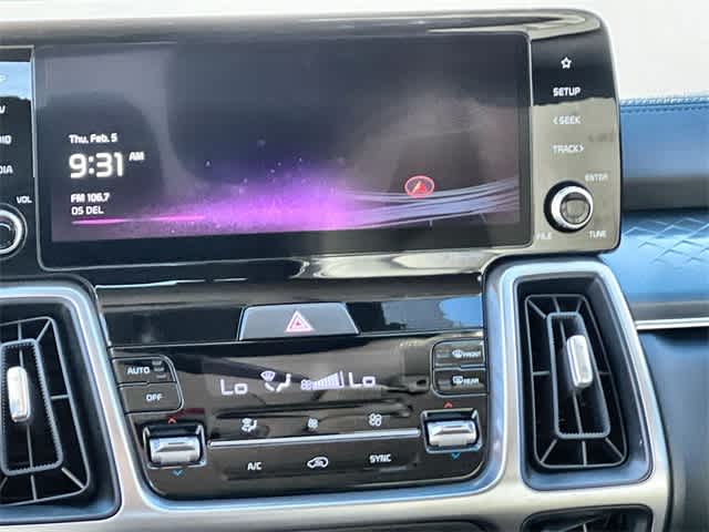 Thumbnail: 2023 Kia Sorento - 18