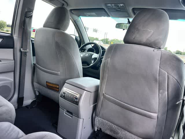 Thumbnail: 2012 Toyota Highlander - 12