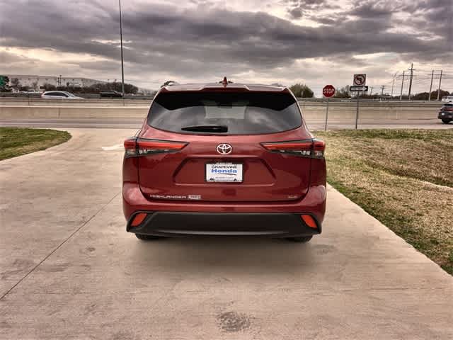 Thumbnail: 2021 Toyota Highlander - 6