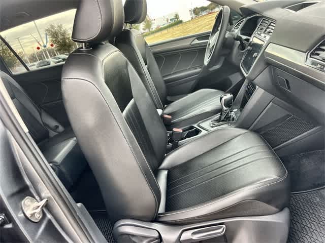 Thumbnail: 2022 Volkswagen Tiguan - 12