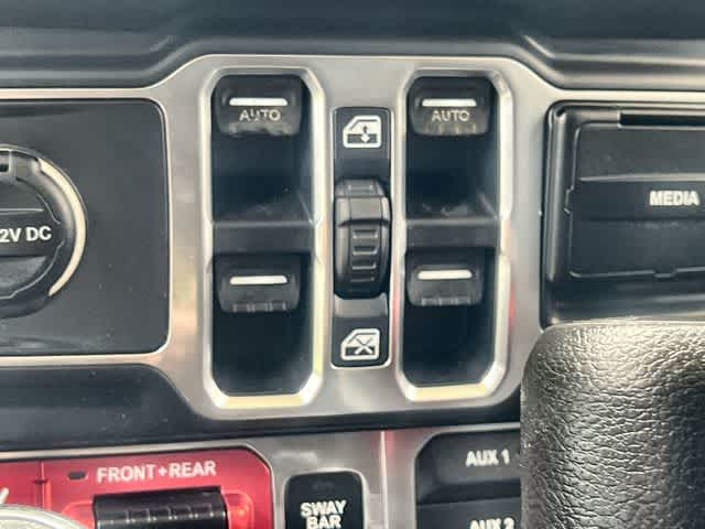 Thumbnail: 2018 Jeep Wrangler - 24