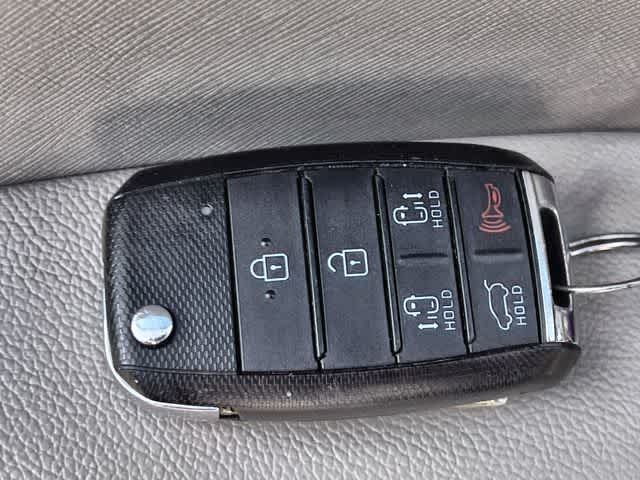 Thumbnail: 2020 Kia Sedona - 21